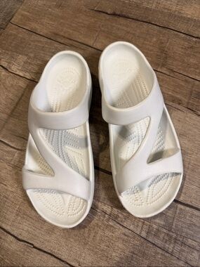 Dawgs Women's White Slip-On Comfort Sandals Flip Flops size 7